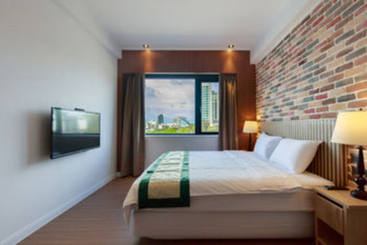 Room 20 of 36