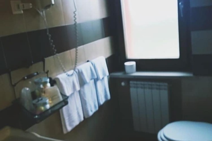 Room 14 of 16