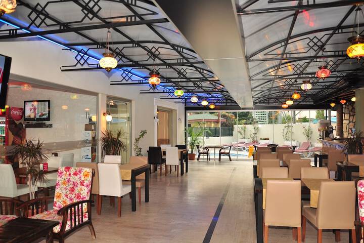 Dining Photos