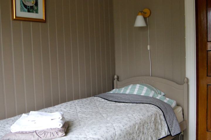 Room 6 of 45