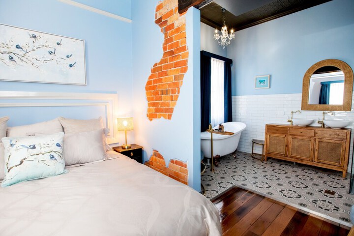 Room 10 of 64