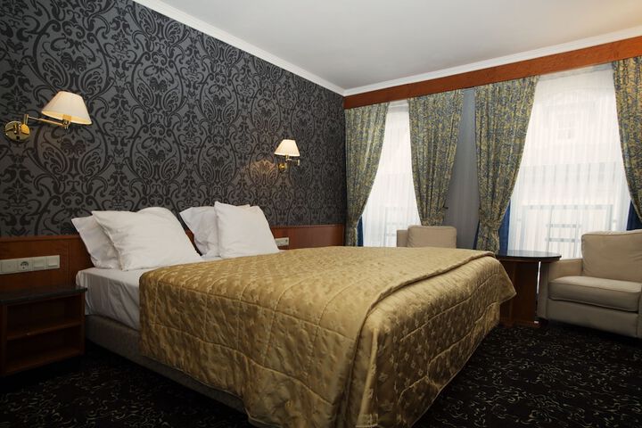 Room 6 of 51