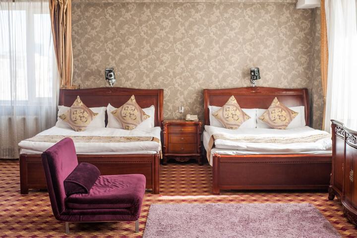 Room 6 of 48