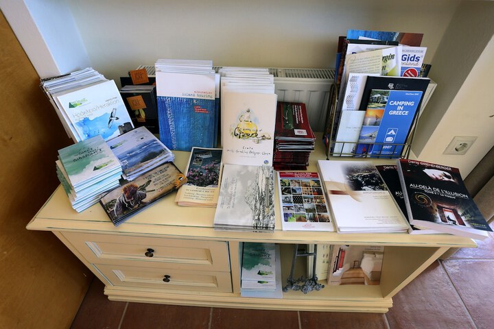 Concierge desk