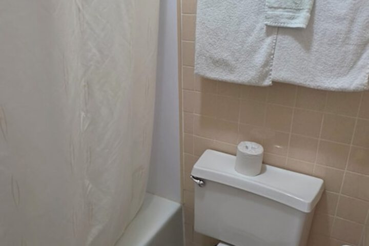 Room 7 of 13