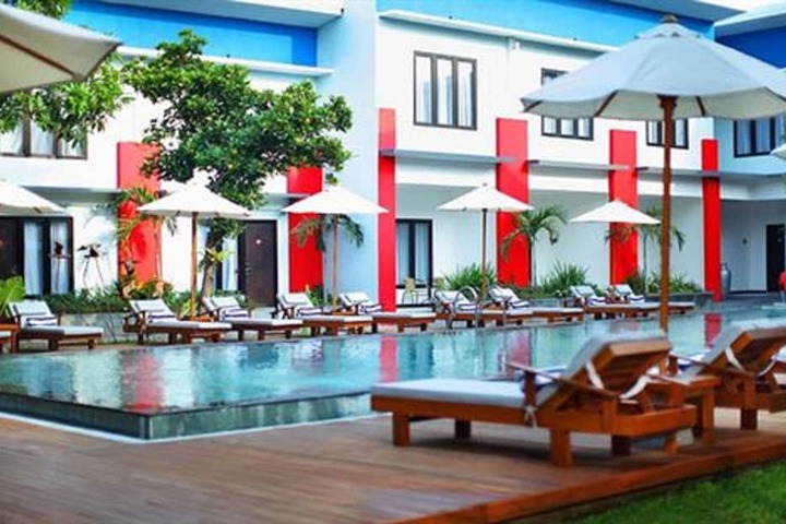 Pools & Facilities