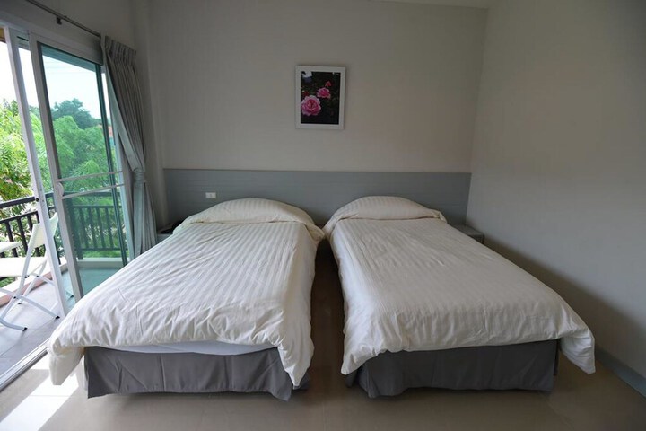 Room 9 of 25