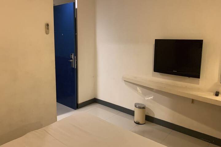 Room 19 of 50