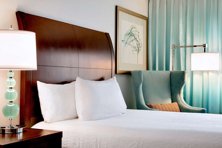 2 Queen Beds (5 of 8)