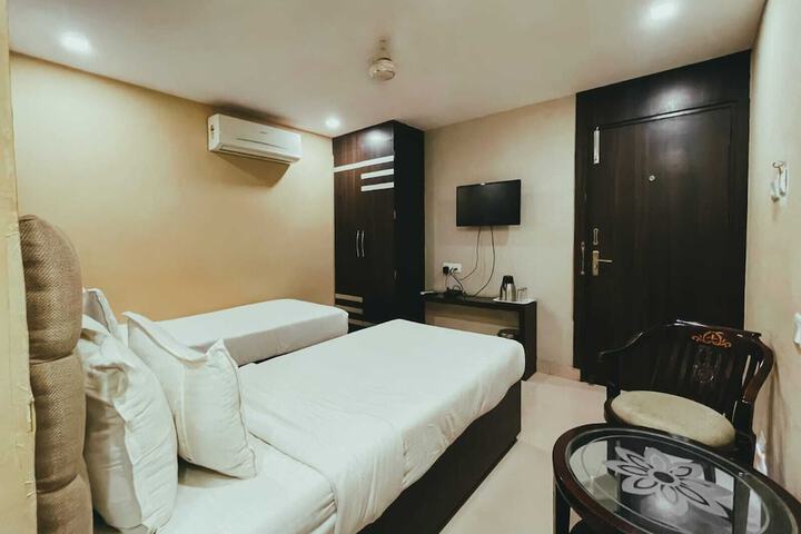 Room 16 of 53