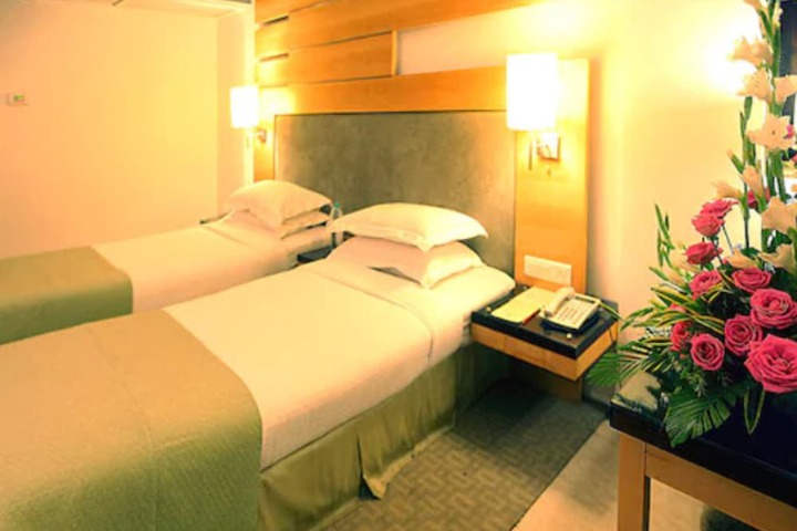 Room 3 of 35