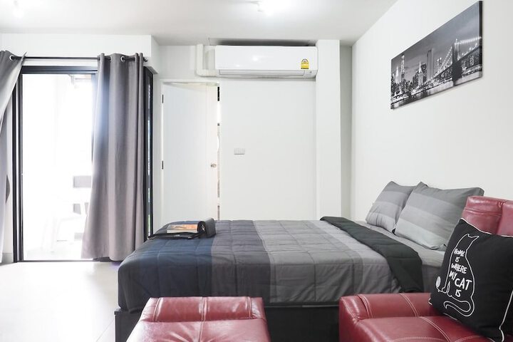 Room 9 of 40