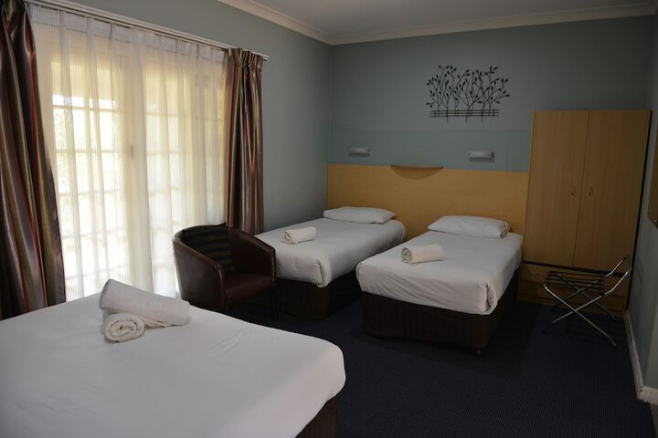 Room 11 of 40