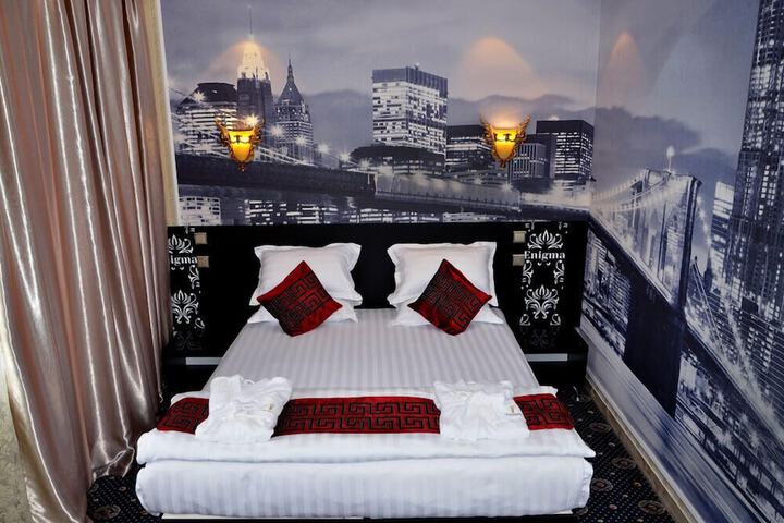 Enigma Hotel