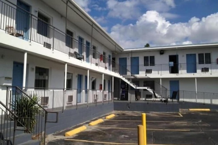 Hotel 7 of 11