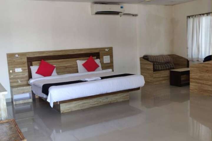 Room 10 of 31