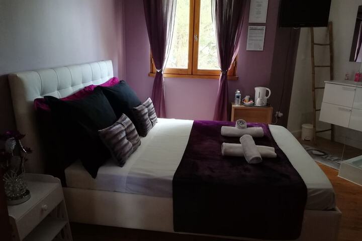 Room 14 of 37