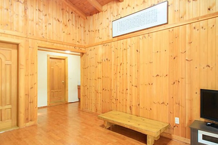 Room 10 of 22