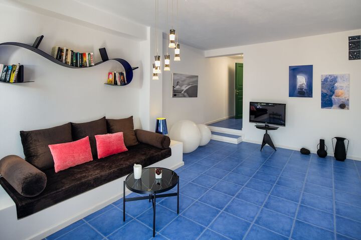 Room 4 of 30
