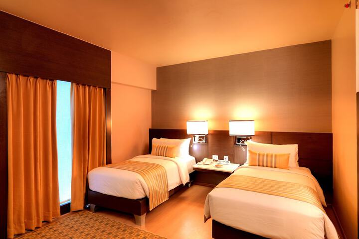 Room 5 of 33