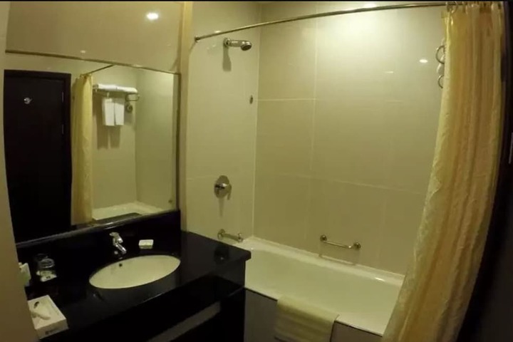 Room 19 of 35