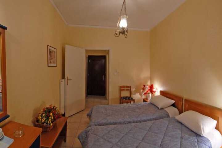 Room 5 of 13
