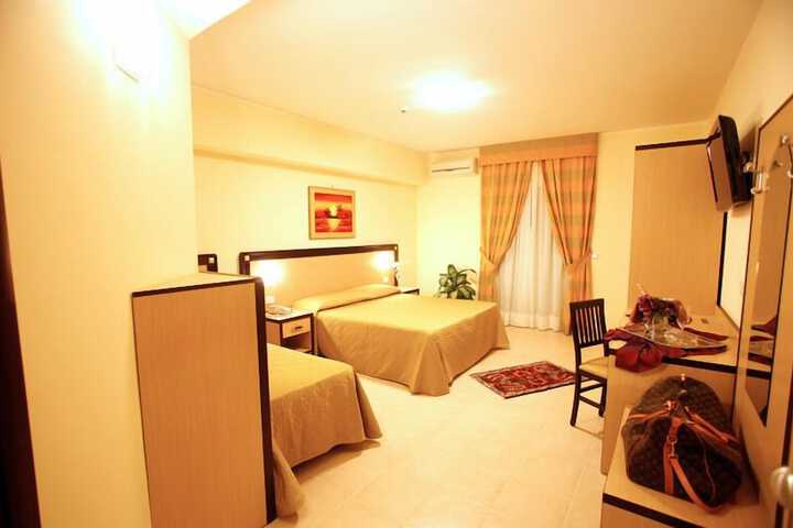 Room 11 of 42