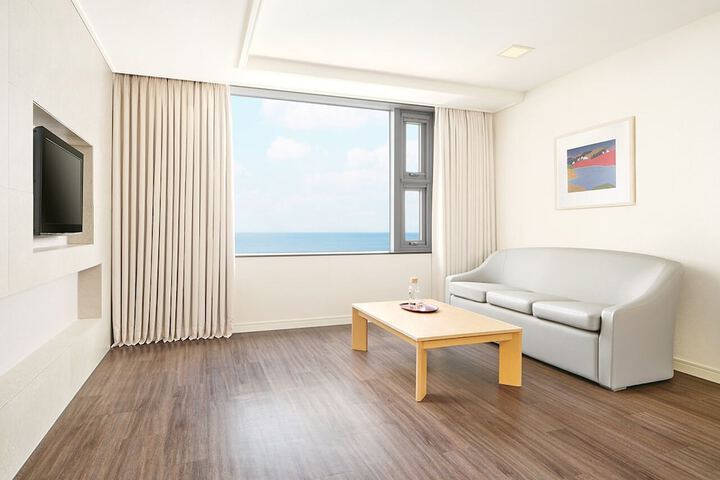 Room 5 of 22