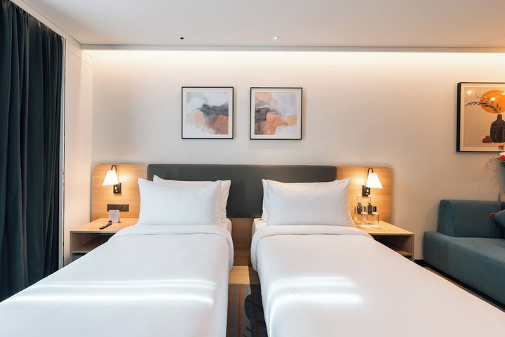 Room 12 of 78