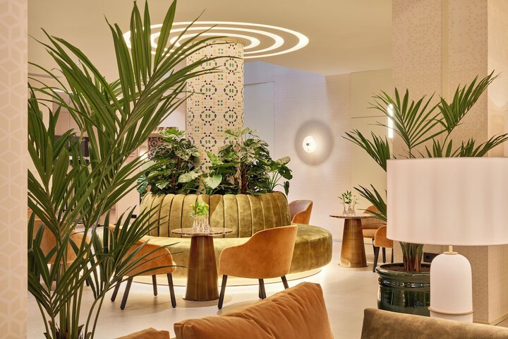 Hotel Interior 4 of 132