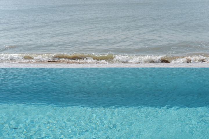 Pool 25 of 29