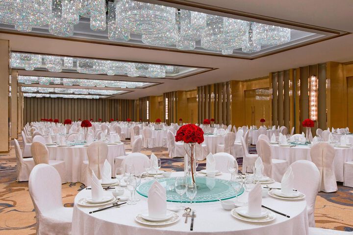 Ballroom/Hall 61 of 93