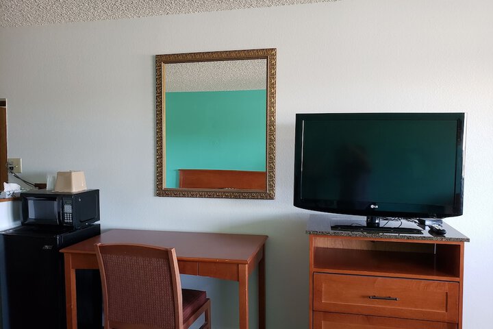 Room 8 of 35