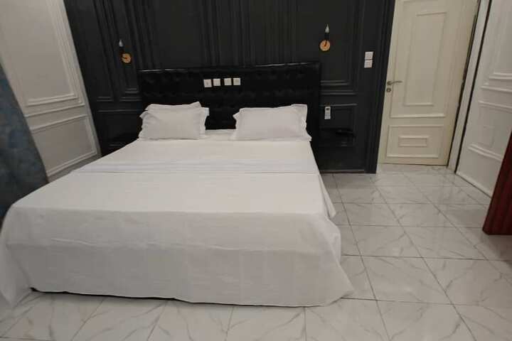 Room 6 of 71