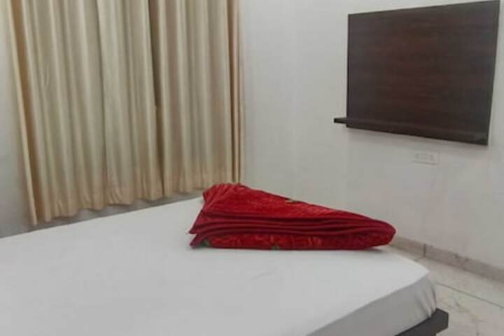 Room 16 of 35