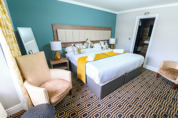 Room 40 of 135