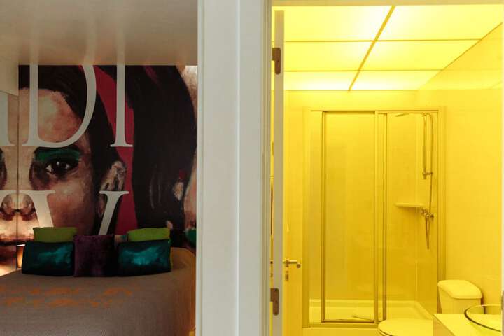Room 72 of 100