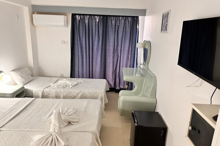 Room 14 of 25