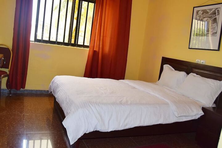Room 4 of 20