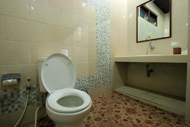 Room 141 of 213