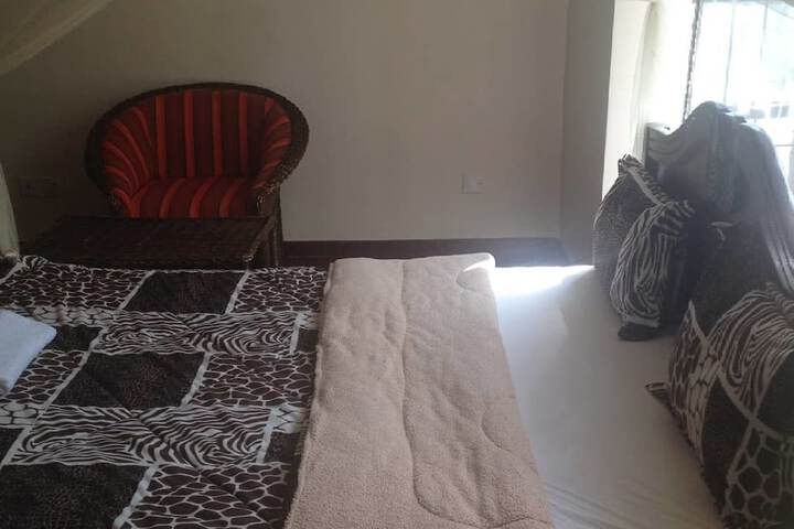 Room 3 of 9