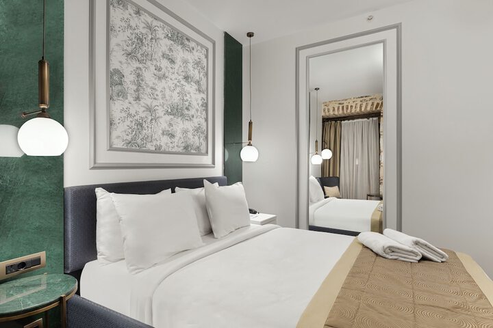 Room 43 of 86