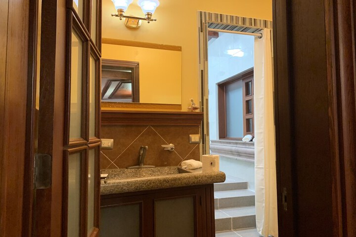 Room 105 of 230