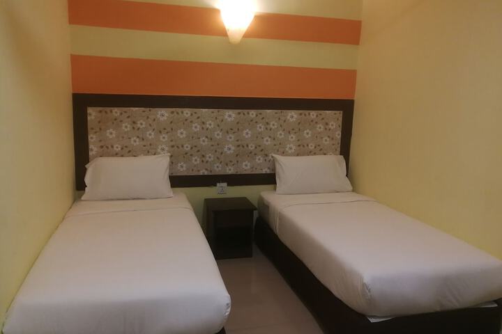 Room 9 of 31
