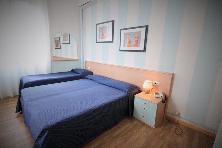 Room 4 of 22