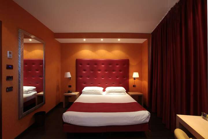 Room 11 of 68