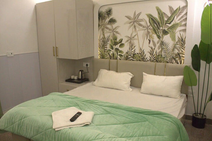 Room 12 of 67