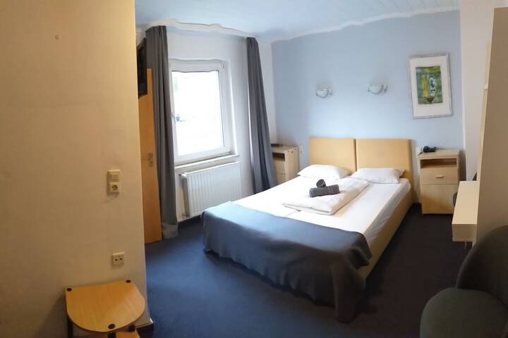 Room 7 of 25