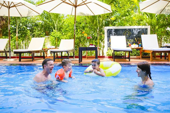Hotel with Pool