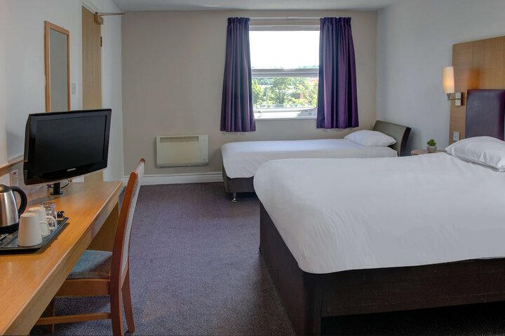 Room 11 of 36